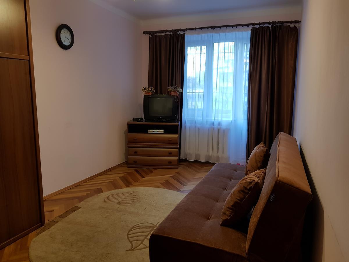 Apartment Gospitalna Street 2 Киев Экстерьер фото